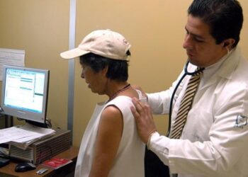 Se invita a la población con síntomas a realizarse la prueba gratuita.