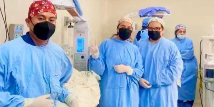 El parto, que requirió la participación de un equipo multidisciplinario, fue exitoso gracias a una cuidadosa coordinación.