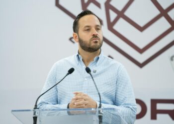 Ayer fue el “mira dónde estoy yo, y mira dónde estás tú”; hoy “Te vas a tragar tus palabras”.