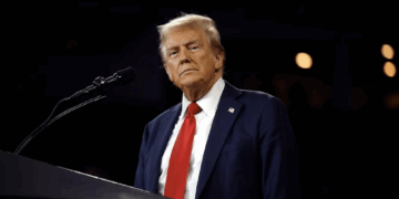 Llevan a Trump a los tribunales por su “guerra comercial”.