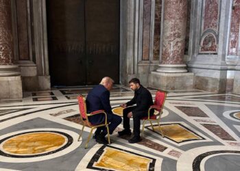 Zelensky y Trump tuvieron un encuentro "simbólico" antes del funeral del papa Francisco.