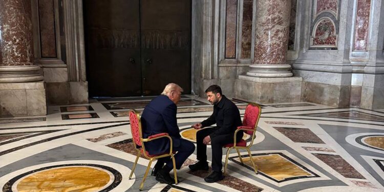 Zelensky y Trump tuvieron un encuentro "simbólico" antes del funeral del papa Francisco.