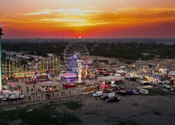 El alcalde de Piedras Negras defendió el gasto de 38 millones de pesos en la Feria del Norte.