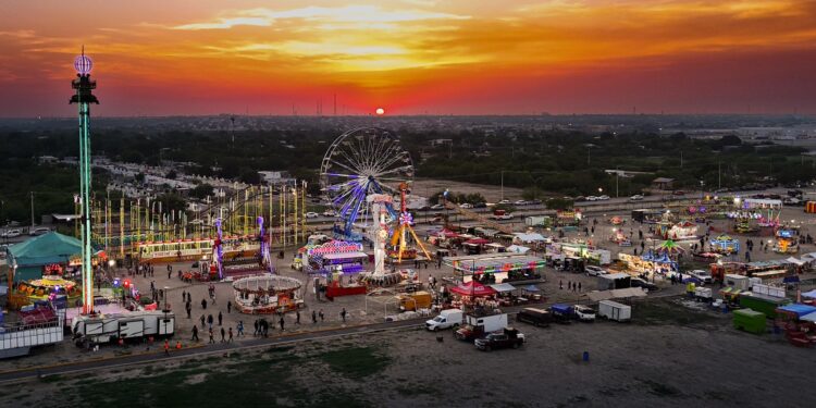El alcalde de Piedras Negras defendió el gasto de 38 millones de pesos en la Feria del Norte.