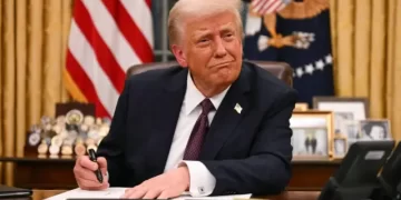 Corte Suprema de Estados Unidos examina la orden del presidente.