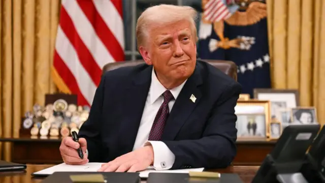 Corte Suprema de Estados Unidos examina la orden del presidente.
