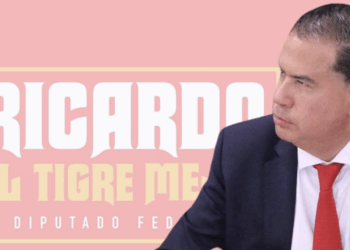 Ricardo "El Tigre" Mejía denunció la permanencia de priistas en puestos clave del gobierno municipal.