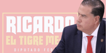 Ricardo "El Tigre" Mejía denunció la permanencia de priistas en puestos clave del gobierno municipal.