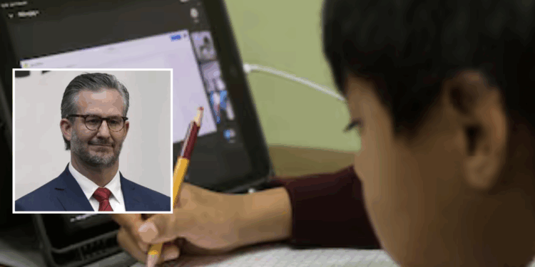 El secretario Emanuel Garza Fishburn, informó que las escuelas de Coahuila podrán suspender clases presenciales por calor.