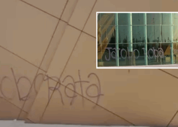 Alcalde de Piedras Negras denunciará pintas en el Teatro de la Ciudad.