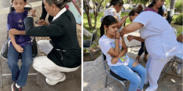 La Secretaría de Salud intensificó la aplicación gratuita de vacunas para prevenir sarampión, tosferina y otras enfermedades en menores y adultos jóvenes.