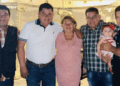 La señora Anastasia, en esta foto, rodeada por sus hermanos.