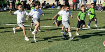 Buscan evitar la exposición de los estudiantes a las horas críticas de calor y prevenir golpes de calor.