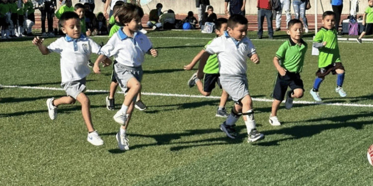 Buscan evitar la exposición de los estudiantes a las horas críticas de calor y prevenir golpes de calor.
