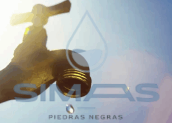 Cientos de familias sufren el desabasto del vital líquido en medio de temperaturas que han registrado arriba de 40 grados Celsius. 