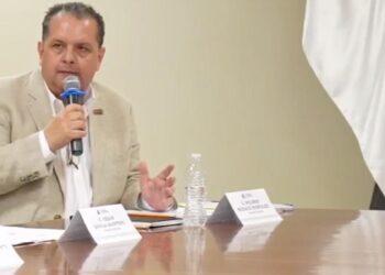Ricardo Múzquiz pidió al alcalde ponerse en los zapatos de los trabajadores padres de familia.