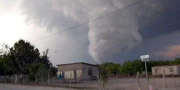 Daños severos en viviendas de Villa de Fuente tras el tornado de 2007.