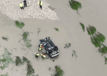 Tragedia en San Antonio: cinco muertos y dos desaparecidos tras intensas inundaciones.