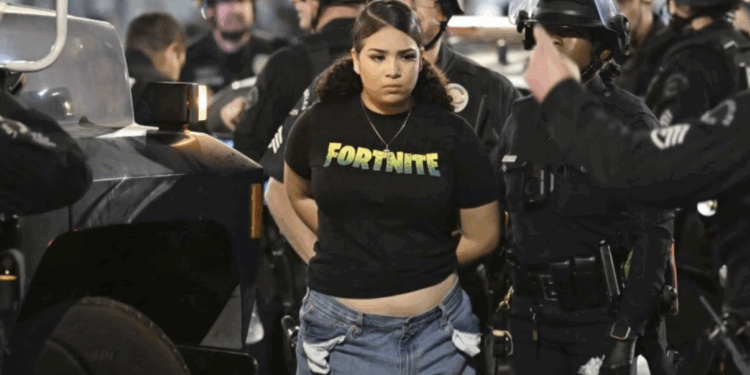 Refuerzan seguridad en Los Ángeles con infantes de Marina tras nuevas protestas.