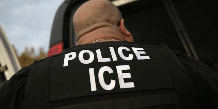 Autoridades locales alertan sobre inspecciones sorpresa; familias migrantes viven con temor ante nuevas detenciones.