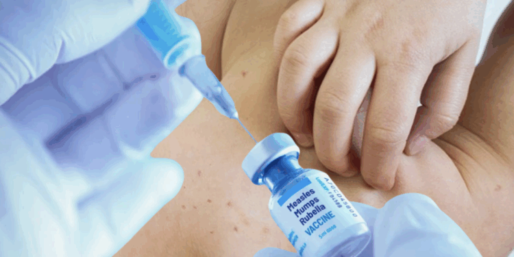 Refuerzan vacunación infantil en Coahuila ante brote de sarampión.