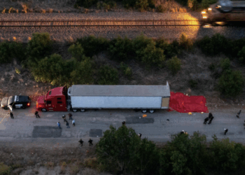 Cadena perpetua para responsables de la muerte de 53 migrantes asfixiados en un tráiler en 2022.