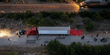 Cadena perpetua para responsables de la muerte de 53 migrantes asfixiados en un tráiler en 2022.