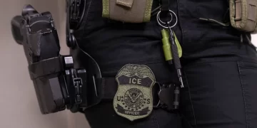 La SRE investiga posibles omisiones tras no haber sido notificado de su presencia en el centro.