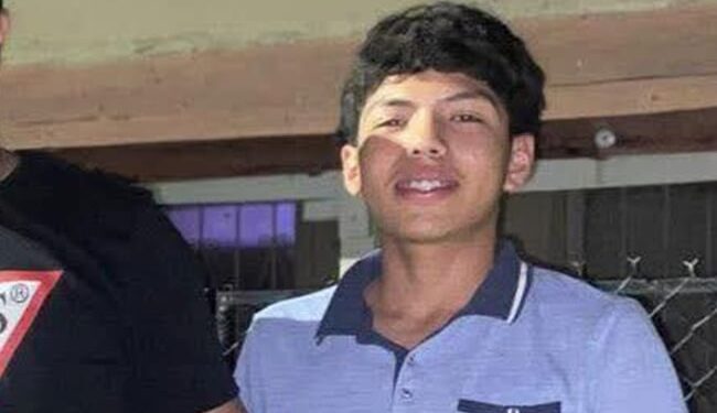 Familiares solicitan ayuda para localizar a Édgar Emilio Plata Ledezma.