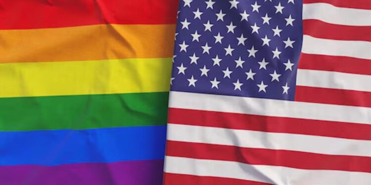 Jóvenes LGBTQ+ pierden línea de apoyo clave tras recorte de Trump.