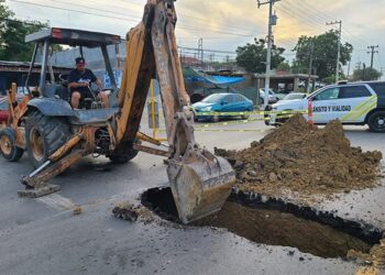 Detectan socavón en vialidad Román Cepeda; trabajos de reparación durarán una semana.
