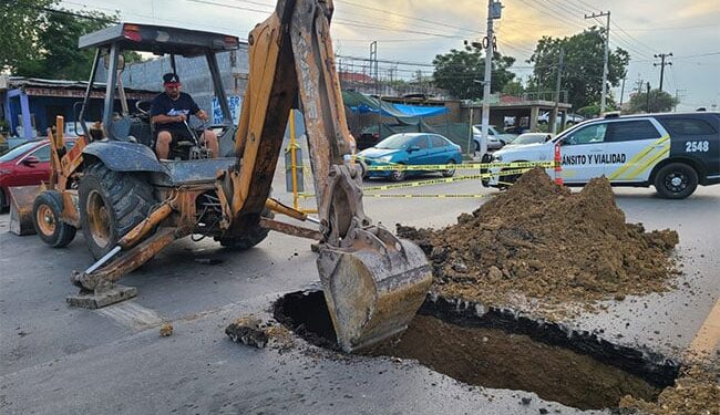 Detectan socavón en vialidad Román Cepeda; trabajos de reparación durarán una semana.
