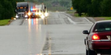Reabren carretera 277 Norte tras descenso del nivel del agua.