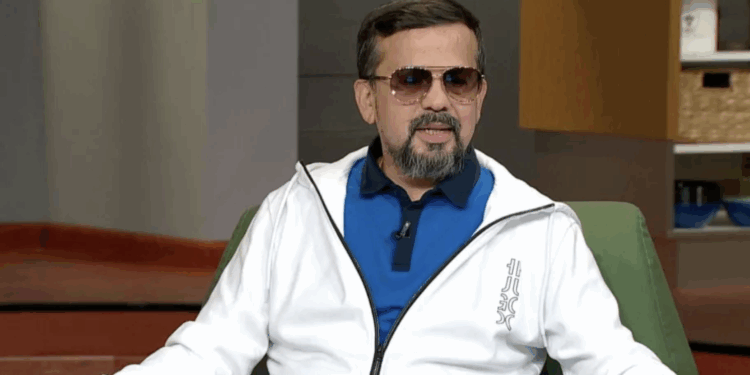 Cruz Martínez podría ser detenido por Interpol tras orden de aprehensión en México.