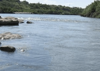 Vigilan cauces en Piedras Negras por crecida del Río Bravo.