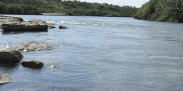 Vigilan cauces en Piedras Negras por crecida del Río Bravo.