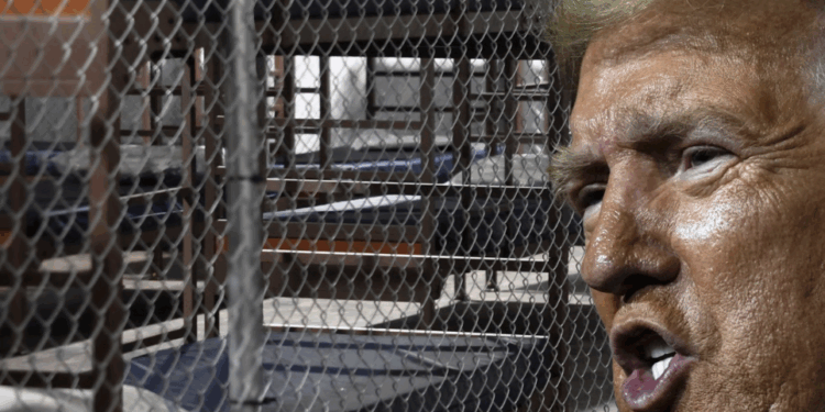 Migrantes sin visa quedarán detenidos sin derecho a audiencia de fianza.