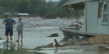 Las autoridades reportan víctimas fatales y mantienen operativos de rescate en curso.