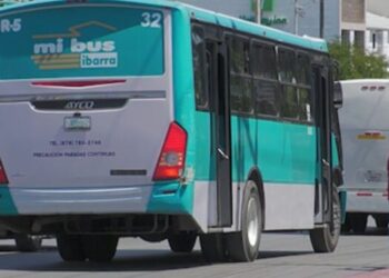 Alcalde descarta subsidio al transporte estudiantil.