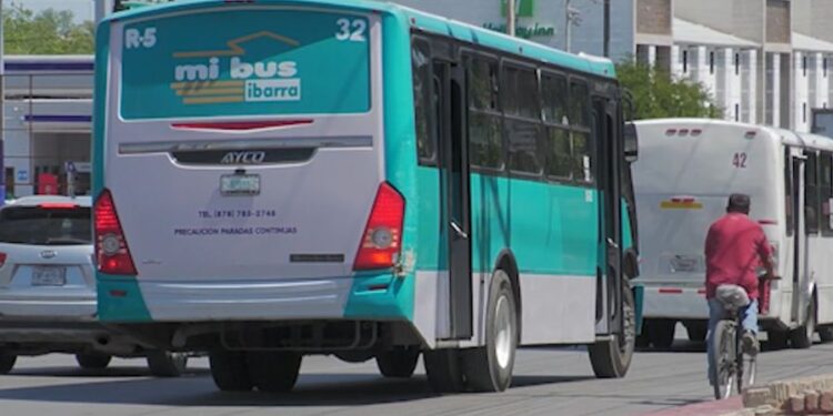 Alcalde descarta subsidio al transporte estudiantil.