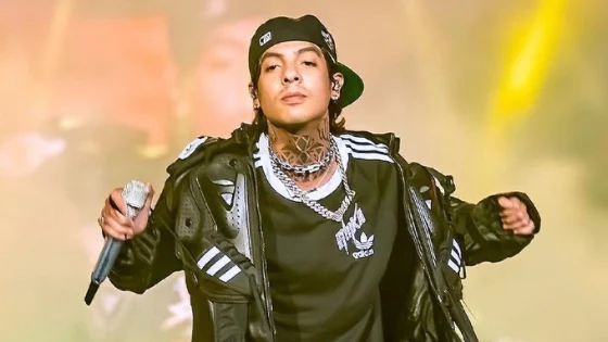 El artista aún no se pronuncia tras perder sus permisos para entrar a Estados Unidos.