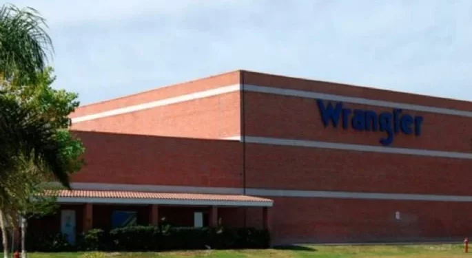  Wrangler cierra plantas en Coahuila y despide a más de 2 mil trabajadores.