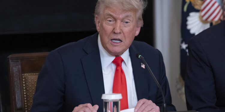 Organizaciones civiles acusaron que el despliegue federal en Washington se aprovecha para arrestar a indocumentados.