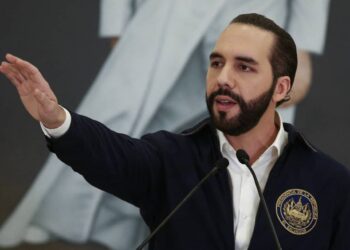 Bukele gana vía libre para gobernar indefinidamente en El Salvador.