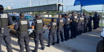 El operativo detuvo el tráfico por más de 10 minutos al mediodía de este miércoles.