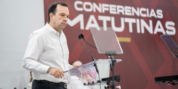 “Fifty Doctors Hospital” invita a médicos y empresarios locales a invertir en el nuevo centro médico.