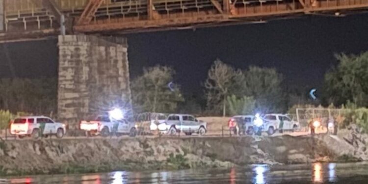 Piedras Negras vive niveles mínimos de migración, asegura Aguilar, aunque este lunes se reportó un cruce de varias personas en esta frontera.