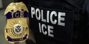 DHS lanza campaña nacional para reclutar agentes de ICE.