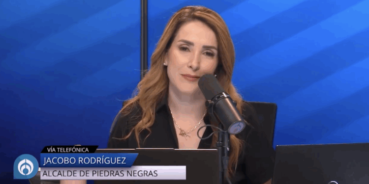 Azucena Uresti le ofreció el espacio para ofrecer una disculpa a la reportera y evitar exponerla.