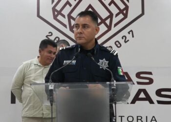 Ayer presumieron cámaras de solapa; hoy no muestran el video del bombero detenido.